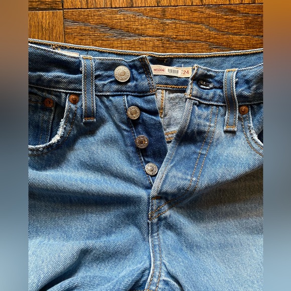 Levi’s Premium Blue Jeans, 24 - Picture 2 of 9